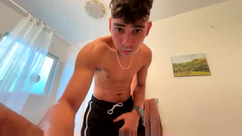 Snapshot of coronelking chatting on 10/28/25, 06:54 coronelking online show from 10/28/25, 06:54