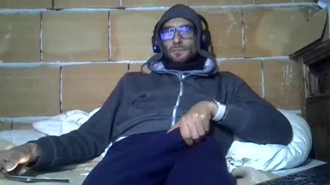 Corrado online show from 12/15/25, 04:00