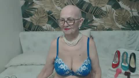 corssika online show from 06/19/26, 06:34