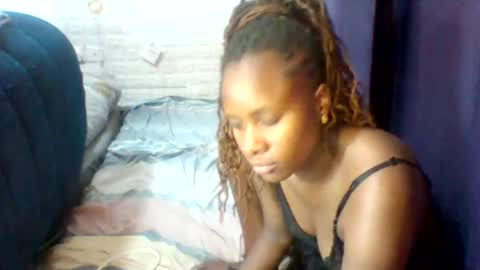 Snapshot of cortezblue chatting on 12/20/25, 09:44 blue online show from 12/20/25, 09:44