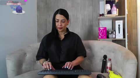 cortney tayler online show from 12/19/25, 02:46