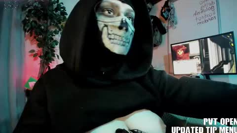 cos_operator online show from 12/17/25, 09:21