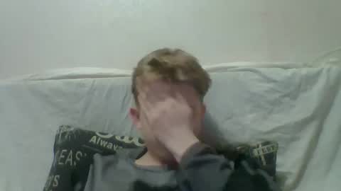 Snapshot of cosm2312 chatting on 04/22/26, 04:41 Andrew online show from 04/22/26, 04:41