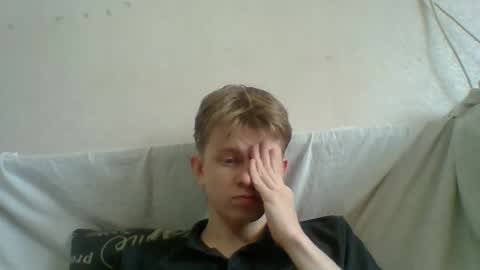 Snapshot of cosm2312 chatting on 04/28/26, 08:19 Andrew online show from 04/28/26, 08:19