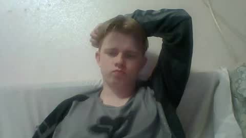 Snapshot of cosm2312 chatting on 05/03/26, 04:57 Andrew online show from 05/03/26, 04:57