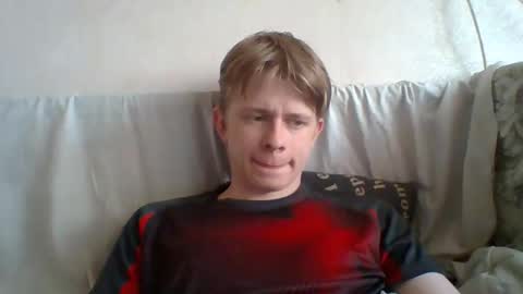 Snapshot of cosm2312 chatting on 06/09/26, 01:12 Andrew online show from 06/09/26, 01:12