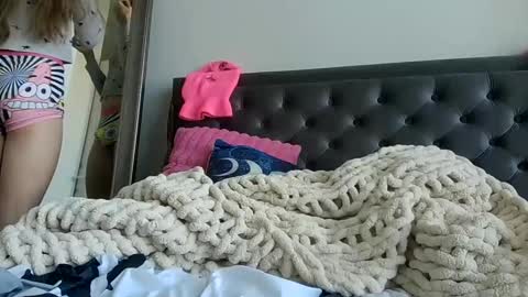 cosmicbae777 online show from 11/12/25, 03:45