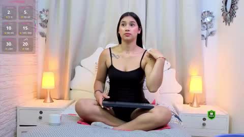 Snapshot of cosmiccandyx chatting on 02/19/26, 12:01 Cosmic online show from 02/19/26, 12:01