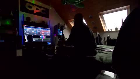 CosmicDreamer690 online show from 10/15/25, 10:04