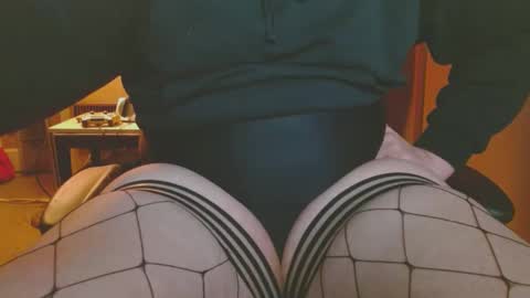 Snapshot of cosmicjones88 chatting on 01/20/25, 08:09 cosmicjones88 online show from 01/20/25, 08:09