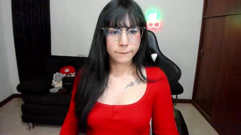 Snapshot of cosmickitty_ chatting on 04/07/26, 04:13 Tatii online show from 04/07/26, 04:13