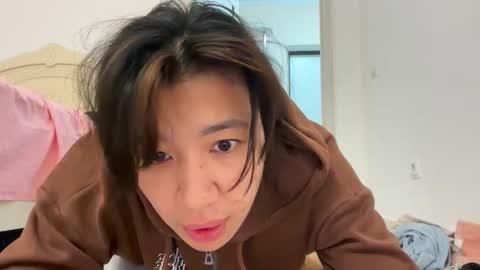 Lina online show from 10/28/25, 05:15