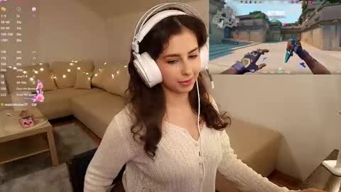 Luna online show from 03/12/26, 06:47