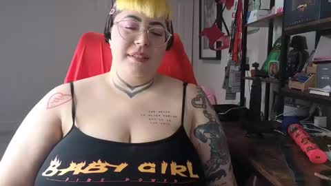 Snapshot of cosplaybruja305 chatting on 02/22/26, 06:02 Miss Mei online show from 02/22/26, 06:02