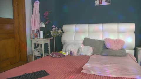 Snapshot of cougarmilf_ chatting on 05/05/26, 02:14 cougarmilf_ online show from 05/05/26, 02:14