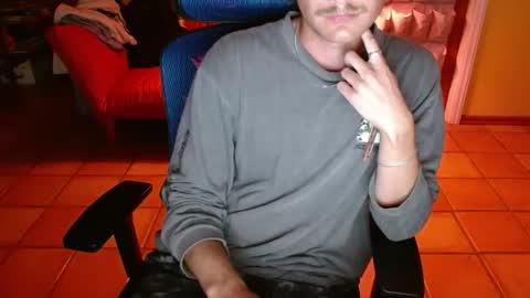 Snapshot of couldbesleeping chatting on 11/07/25, 02:44 couldbe online show from 11/07/25, 02:44