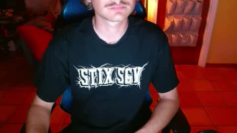 Snapshot of couldbesleeping chatting on 12/14/25, 02:28 couldbe online show from 12/14/25, 02:28