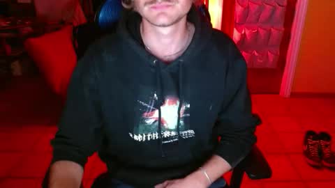 Snapshot of couldbesleeping chatting on 12/17/25, 01:11 couldbe online show from 12/17/25, 01:11