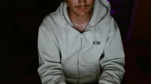 Snapshot of couldbesleeping chatting on 12/18/25, 03:01 couldbe online show from 12/18/25, 03:01