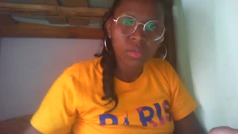 couleur_vanille online show from 02/04/25, 08:02