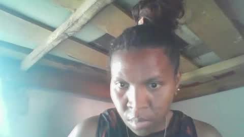 Snapshot of couleur_vanille chatting on 04/29/26, 05:55 couleur_vanille online show from 04/29/26, 05:55