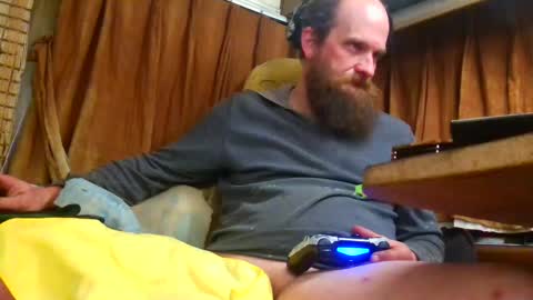 Snapshot of countryfuckers chatting on 09/17/25, 12:18 Alaskawildcouple online show from 09/17/25, 12:18