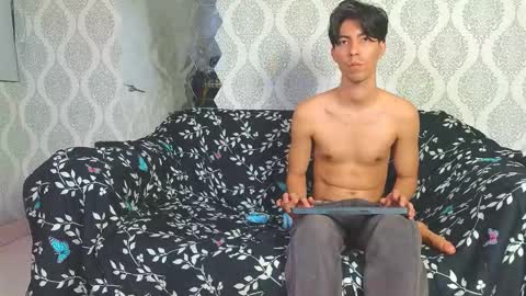 Snapshot of couple_hot_2025 chatting on 11/27/25, 01:40 Ricardo Isabella online show from 11/27/25, 01:40