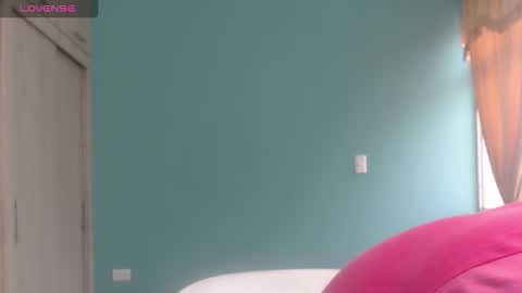  ALEJANDRO Y EMILY  online show from 12/15/25, 12:31