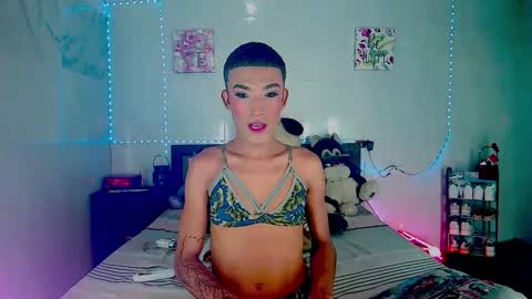 ALEXA  KIM online show from 10/18/25, 07:03