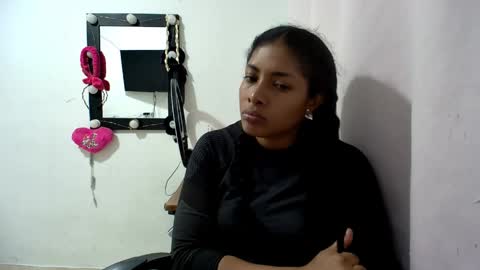 Snapshot of coupleeswetthott chatting on 04/28/26, 04:28 coupleeswetthott online show from 04/28/26, 04:28