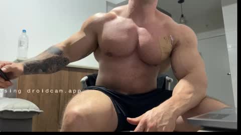 Snapshot of couplemuscle40 chatting on 10/24/25, 12:30 couplemuscle40 online show from 10/24/25, 12:30
