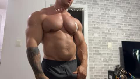 Snapshot of couplemuscle40 chatting on 12/14/25, 11:53 couplemuscle40 online show from 12/14/25, 11:53