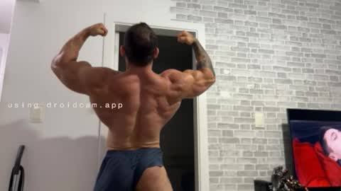 Snapshot of couplemuscle40 chatting on 01/14/26, 12:49 couplemuscle40 online show from 01/14/26, 12:49