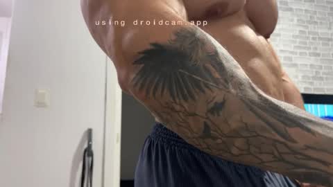 Snapshot of couplemuscle40 chatting on 02/10/26, 11:31 couplemuscle40 online show from 02/10/26, 11:31