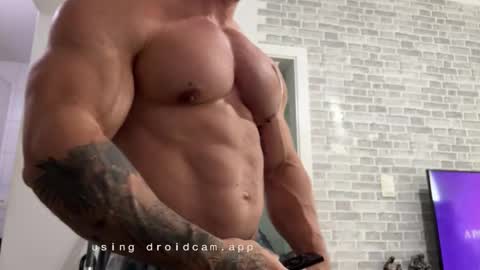 Snapshot of couplemuscle40 chatting on 03/11/26, 06:03 couplemuscle40 online show from 03/11/26, 06:03