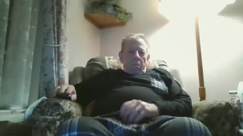 courieral1 online show from 10/18/25, 05:32