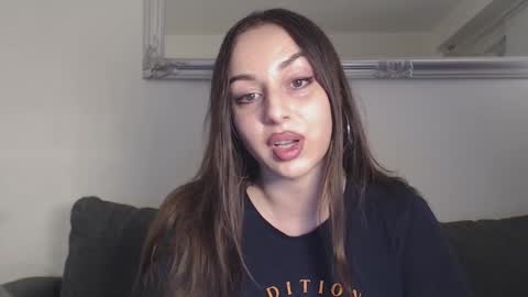 Snapshot of courtney_lux chatting on 12/17/24, 06:09 Courtney online show from 12/17/24, 06:09