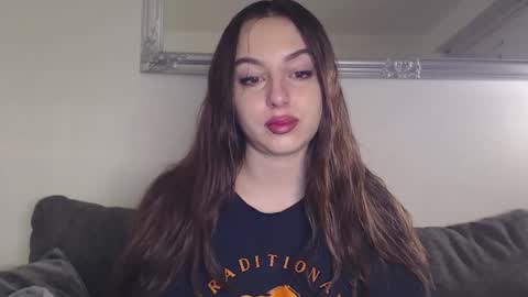 Snapshot of courtney_lux chatting on 12/18/24, 07:47 Courtney online show from 12/18/24, 07:47