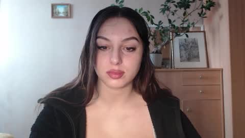 Snapshot of courtney_lux chatting on 01/25/25, 07:49 Courtney online show from 01/25/25, 07:49