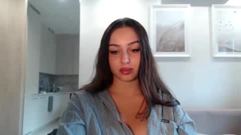 Snapshot of courtney_lux chatting on 09/23/25, 01:47 Courtney online show from 09/23/25, 01:47