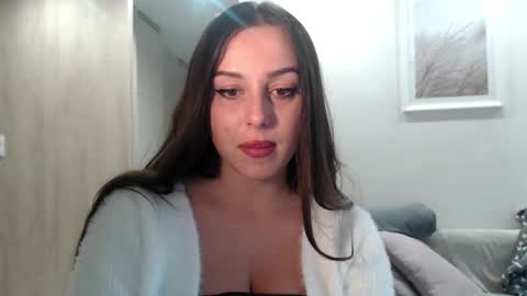 Snapshot of courtney_lux chatting on 10/03/25, 02:03 Courtney online show from 10/03/25, 02:03