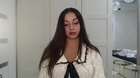 Snapshot of courtney_lux chatting on 10/22/25, 04:07 Courtney online show from 10/22/25, 04:07