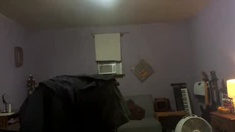 Snapshot of courtshipdating chatting on 12/03/25, 01:02 Harry online show from 12/03/25, 01:02