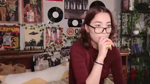 Yuna online show from 11/09/25, 08:07