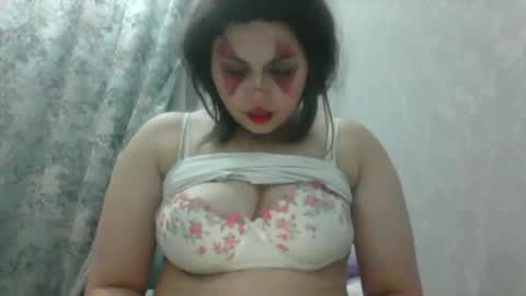 Snapshot of cow_on_cam chatting on 10/21/25, 05:13 cow_on_cam online show from 10/21/25, 05:13