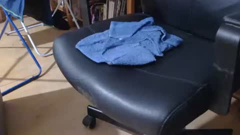 coyote017 online show from 04/15/26, 03:19