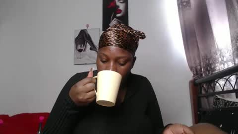 Snapshot of cozy_dion chatting on 09/18/25, 10:39 Erykah online show from 09/18/25, 10:39