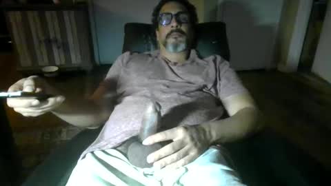 Snapshot of cq1er chatting on 12/31/24, 06:16 Alejandro online show from 12/31/24, 06:16