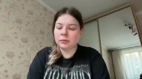 Elise online show from 09/26/25, 12:53