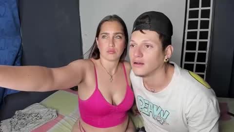 crazy_acouple_donpillo online show from 02/15/25, 09:04